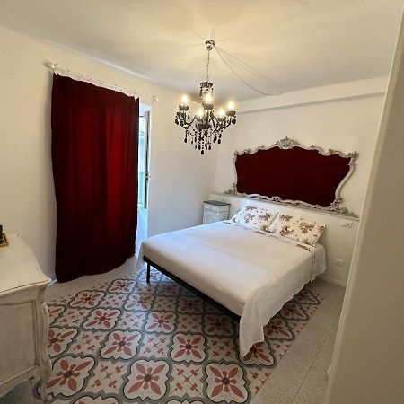 レーリチ Elegante Stanza Rossa Mottino23 Bed & Breakfast エクステリア 写真